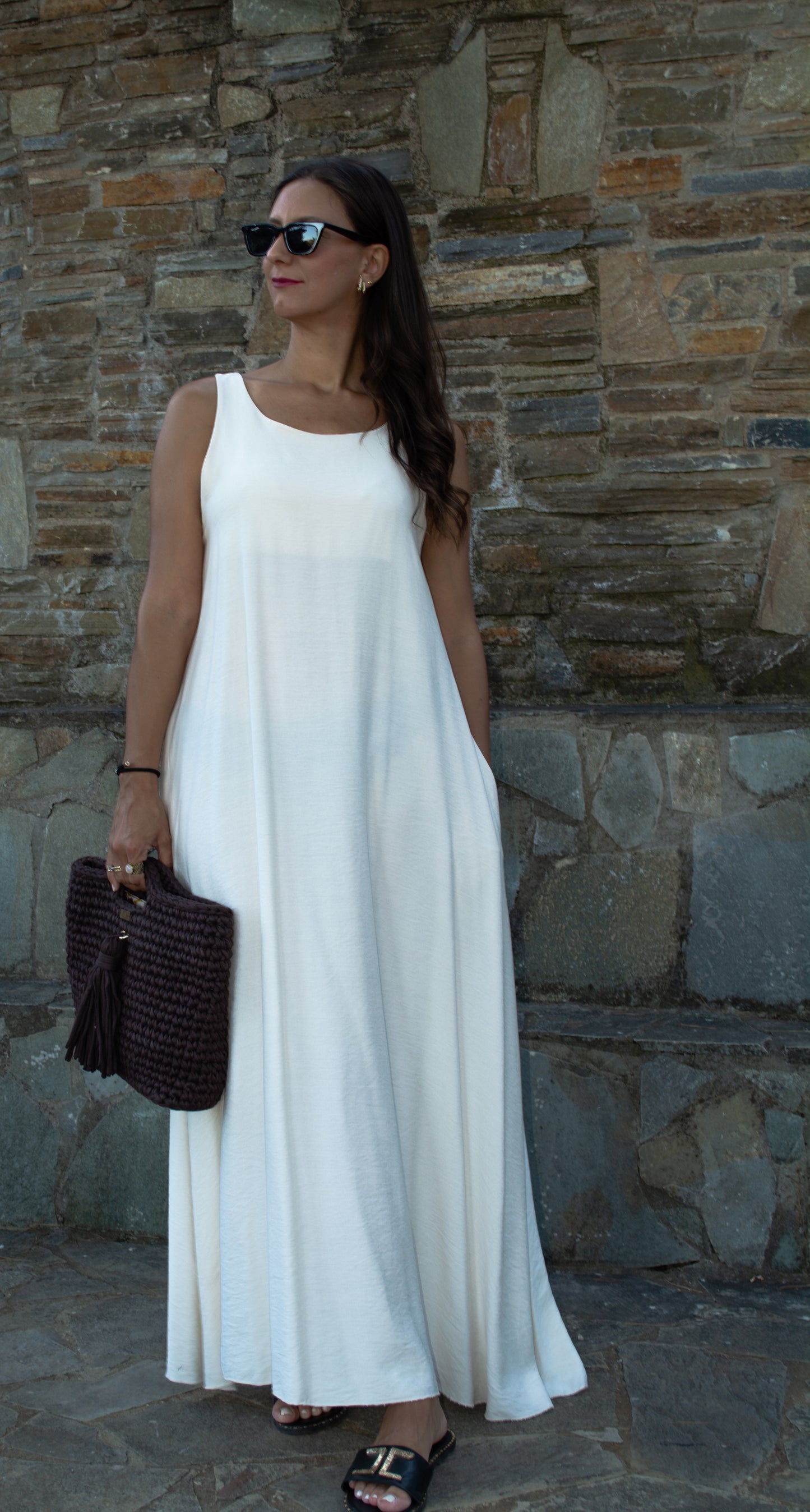 Women's long beige dress made of tequila fabric, one size, lightweight and comfortable, perfect for summer outfits