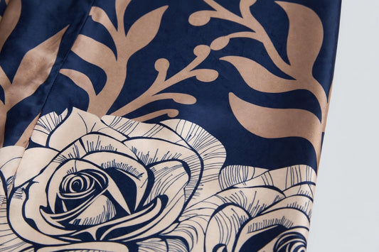 Γυναικεία σατινέ ολόσωμη φόρμα Electra σε navy blue και μπεζ floral print Vaira