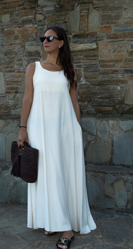 Women's long beige dress made of tequila fabric, one size, lightweight and comfortable, perfect for summer outfits